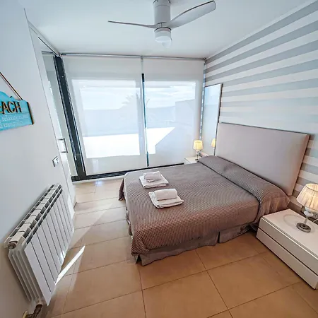 Litoral Costa Dorada - Tropicana Mar Only Families Апартаменты *