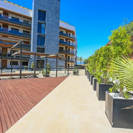 Tropicana Mar Litoral - Only Families Apartment